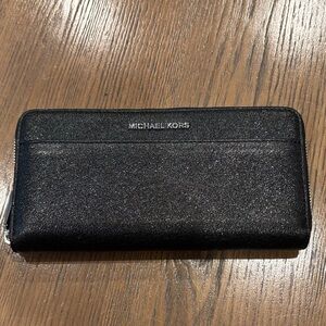 🖤Michael Kors Black Sparkle Wallet